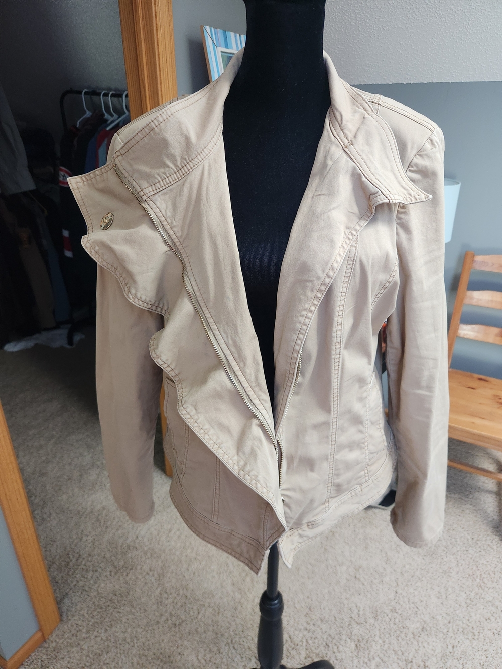 White House Black Market Women’s Ruffle Front Moto Style Jacket Beige Size 16 - Picture 10 of 12